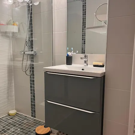 Апартаменты T2 Centre-ville Vue Direct *